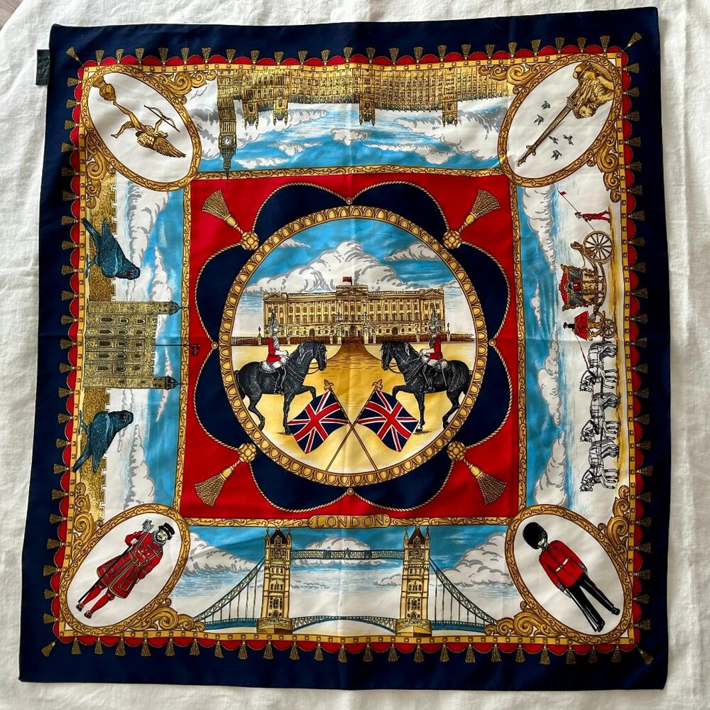 Vintage Tie Rack London Heritage Print Large Carré Scarf - Made in Italy - 34"